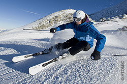 SKI- & SNOWBOARD-VERSICHERUNG SKI- & SNOWBOARD-VERSICHERUNG